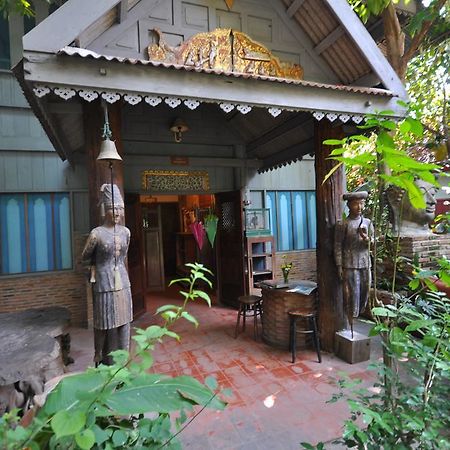 Ayutthaya Bouchic Hostel Eksteriør bilde
