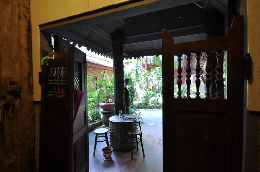 Ayutthaya Bouchic Hostel Eksteriør bilde