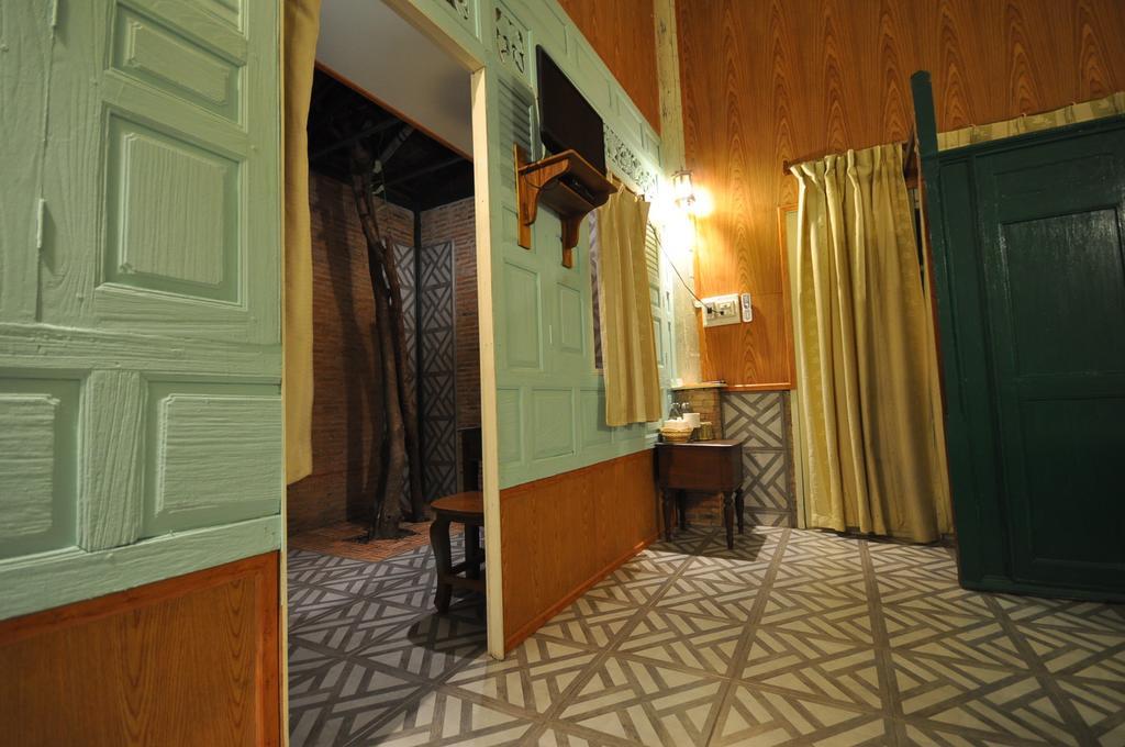 Ayutthaya Bouchic Hostel Eksteriør bilde