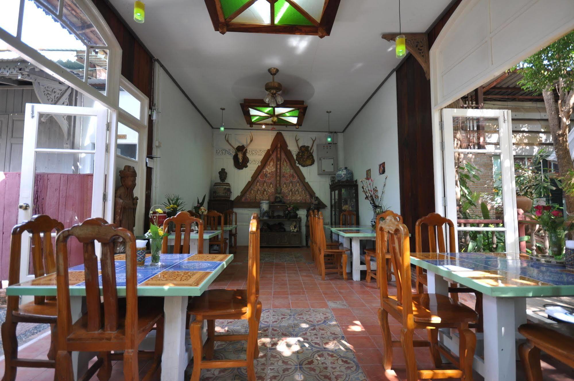 Ayutthaya Bouchic Hostel Eksteriør bilde